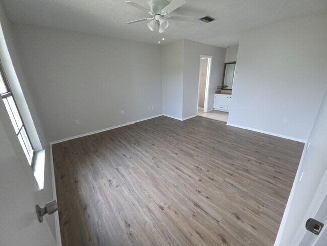 Building Photo - 1104 Beatrice St