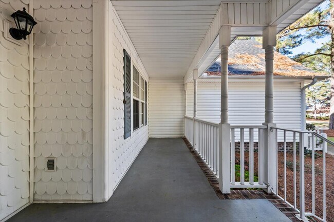 Building Photo - 43 S Lakeshore Dr