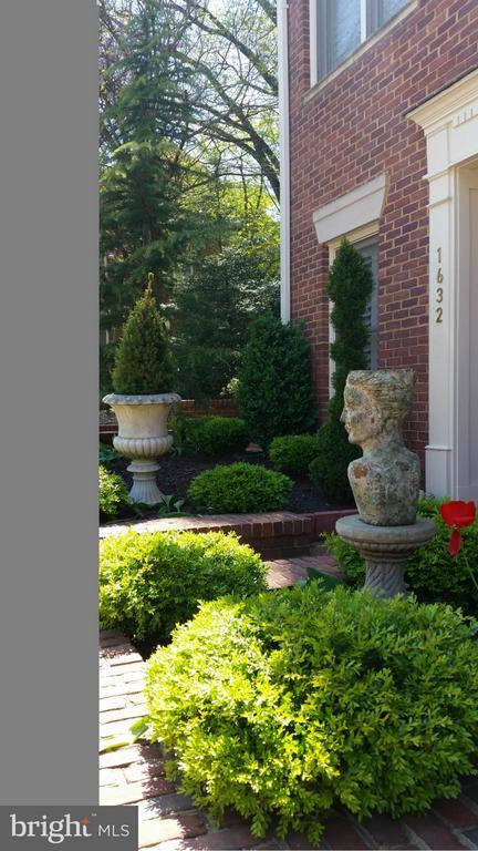 Building Photo - 1632 Colonial Hills Dr