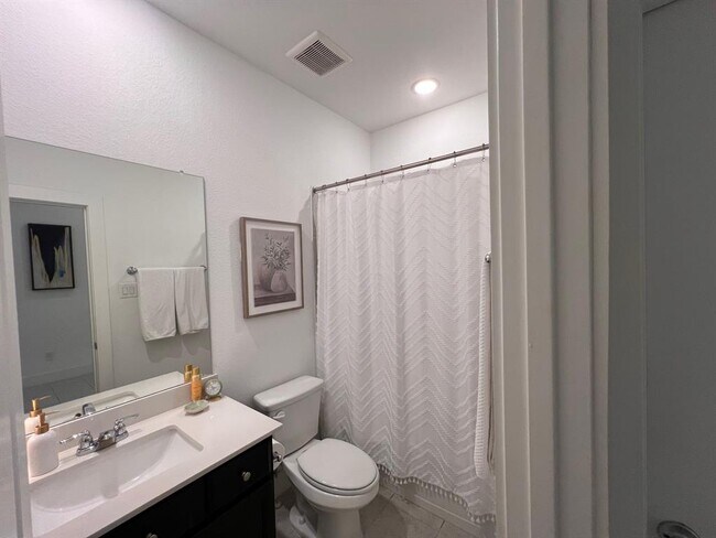 Building Photo - 6145 Teodoro Bend