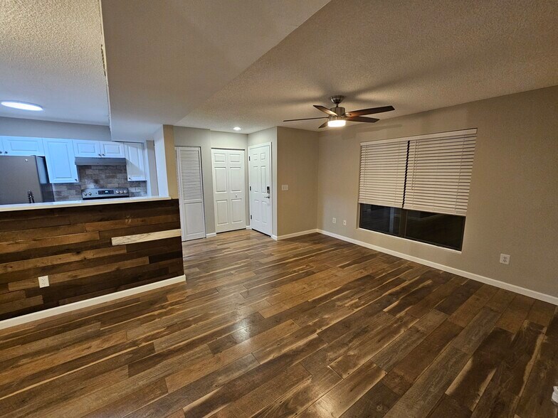 Building Photo - 455 Alt 19 S