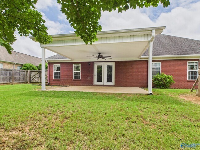 Building Photo - 122 Bellingham Dr