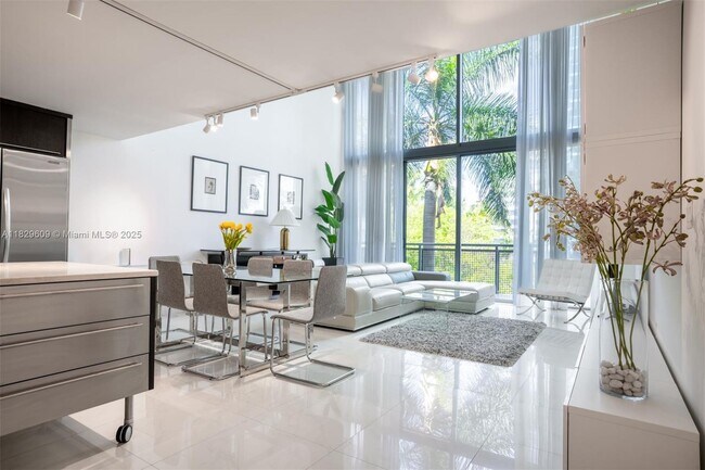 Building Photo - 6000 Collins Ave
