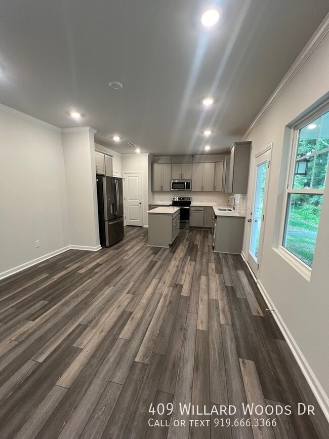 Building Photo - 409 Willard Wds Dr