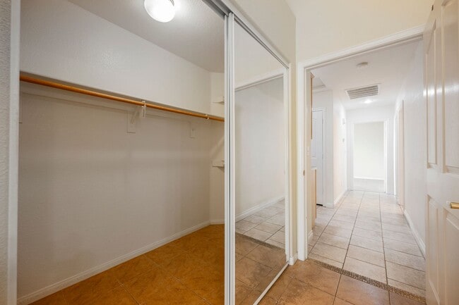 Building Photo - Summerlin - Single Story Townhome -