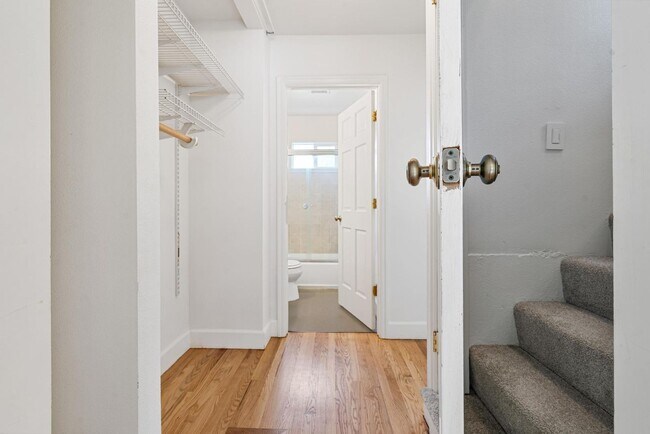 Building Photo - Inviting, remodeled 3-bdr/1.5-bath in Division/Hawthorne duplex—Privacy, A/C, parking, & storage