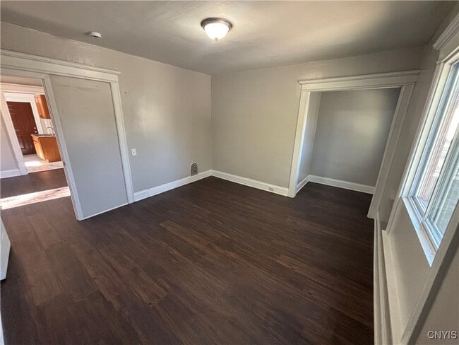 Building Photo - 1070 S Geddes St