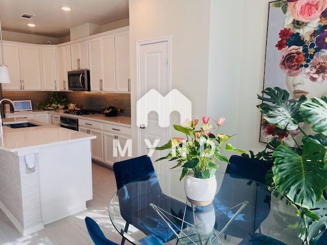 Building Photo - 10965 Cannes Memorial Dr