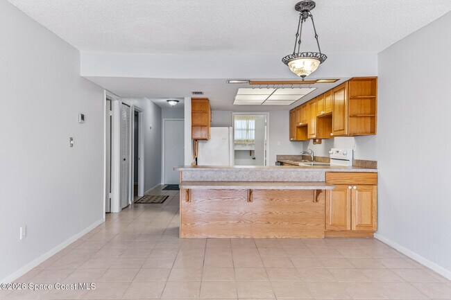 Building Photo - 2135 N Courtenay Pkwy