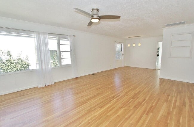 Building Photo - 1212 N 20th St