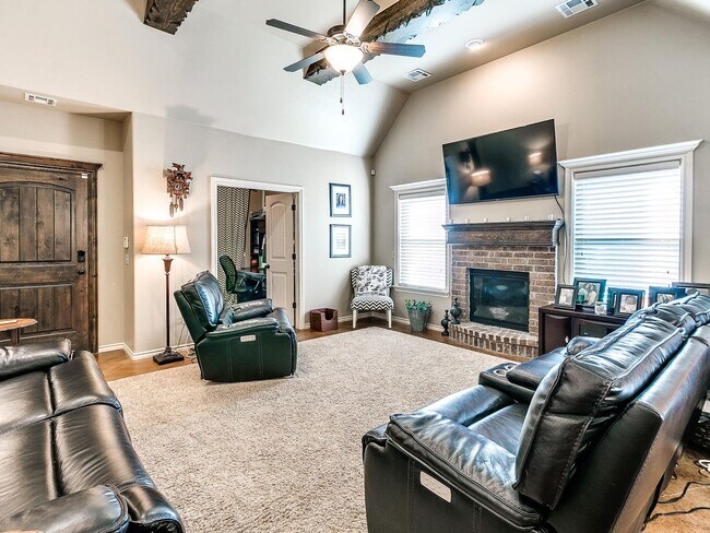 Building Photo - Deer Creek Schools and a Gated Community!