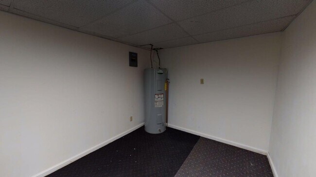 Building Photo - 975 Murray Ln