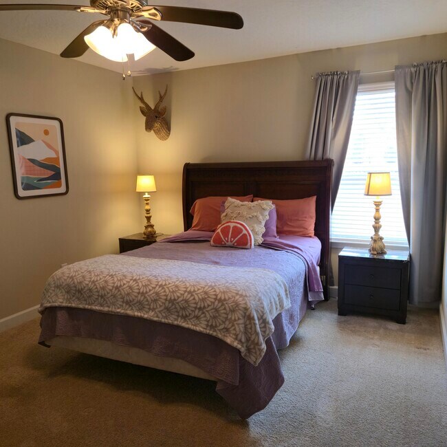 Building Photo - 400 Yancey St