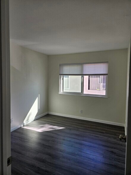 Building Photo - 1107 Carlsbad Pl