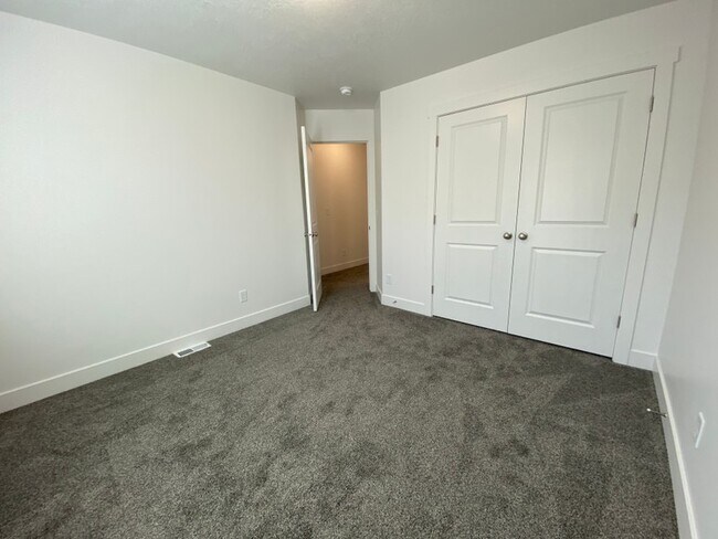 Building Photo - 2035 N 350 E