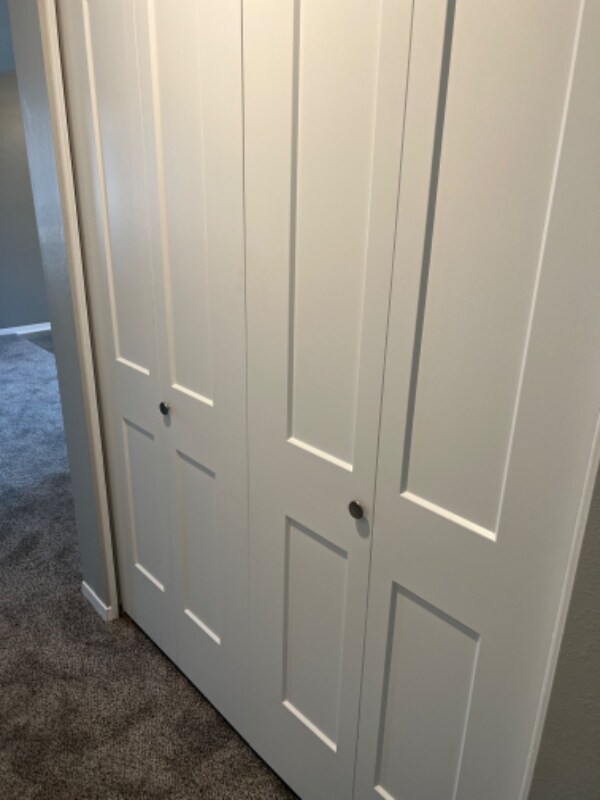 Building Photo - 615 S Mt Carmel St