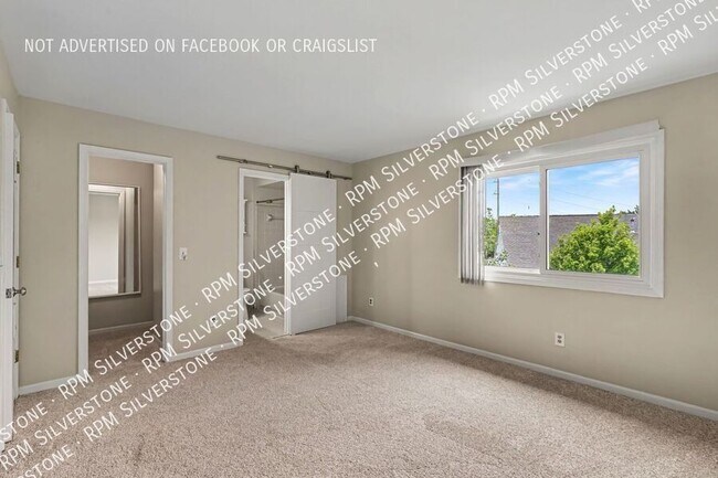 Building Photo - 452 Farmridge Ct
