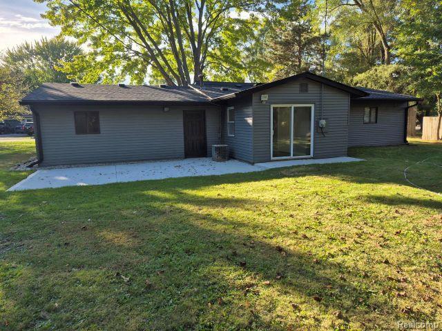 Building Photo - 6380 Eastlawn Ave