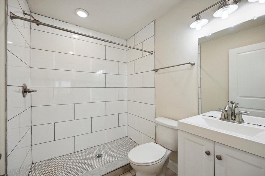 Building Photo - 1823 N Bouvier St