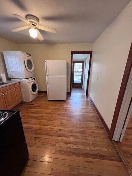 Building Photo - 5202 Dakota Ave