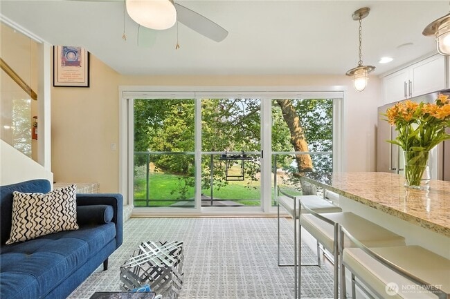 Building Photo - 1810 43rd Ave E