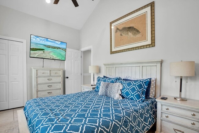 Building Photo - $5400 - Furnished 7-month rental Private Pool! 2 Bedroom / 2.5 Bathroom