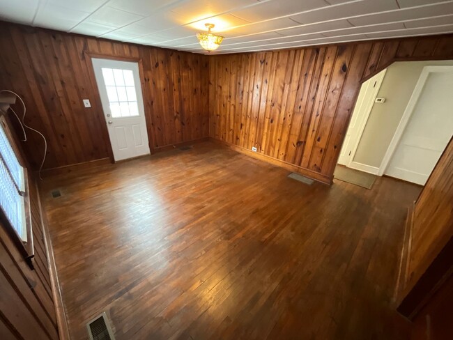 Building Photo - Great Northern Winston-Salem, 3/1 Home con...