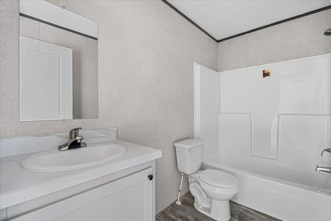 Building Photo - 11240 N Northwood Dr