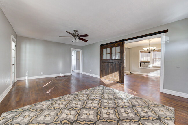 Building Photo - 916 Classen Blvd