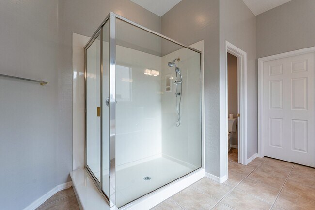 Building Photo - 4 Bedroom, 2.5 Baths with Private Pool!