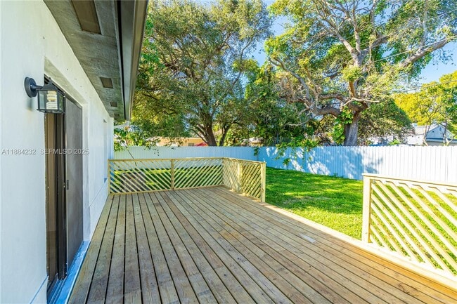 Building Photo - 407 NW 45th St