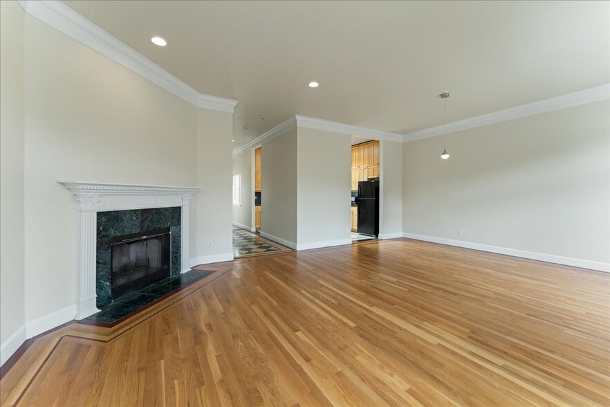 Building Photo - 4619 Lincoln Way
