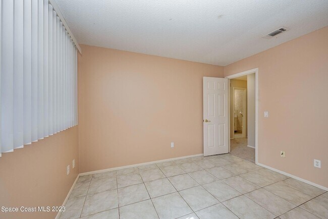 Building Photo - 608 Sacre Coeur Dr