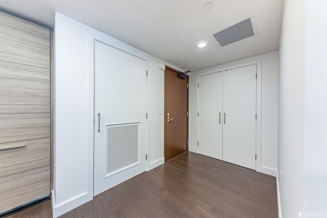 Building Photo - 718 Long Bridge St