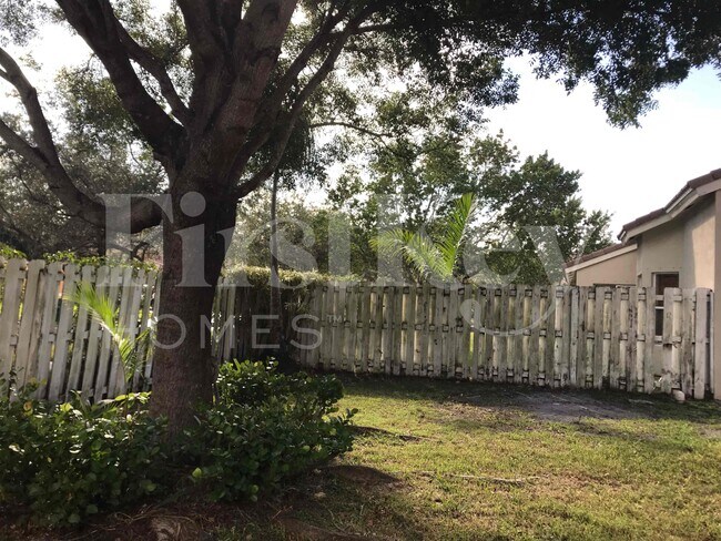 Building Photo - 2851 SW 193rd Terrace