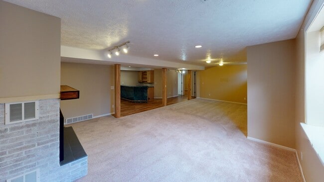 Building Photo - 1301 Center St