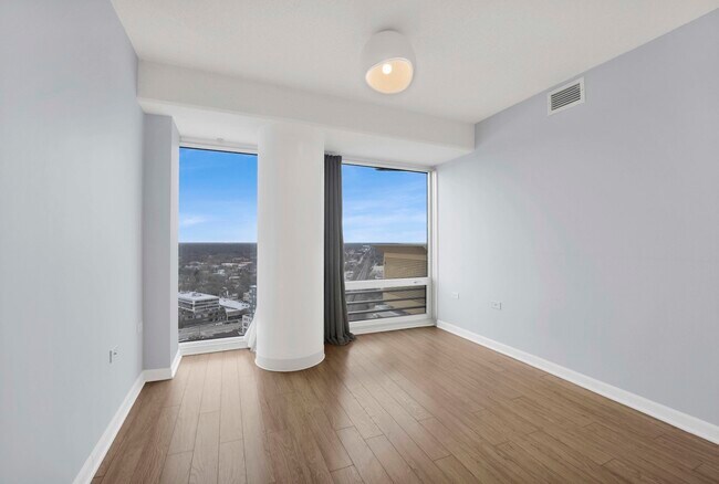 Building Photo - 1720 Maple Ave