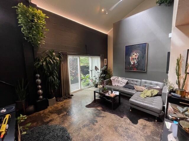 Building Photo - 440 W 900 S