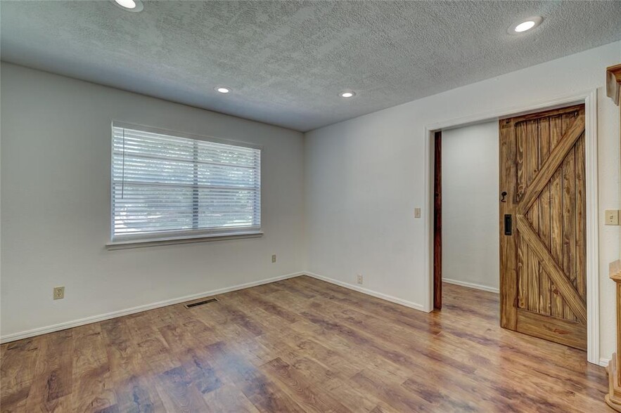 Building Photo - 1124 Merrymen Grn