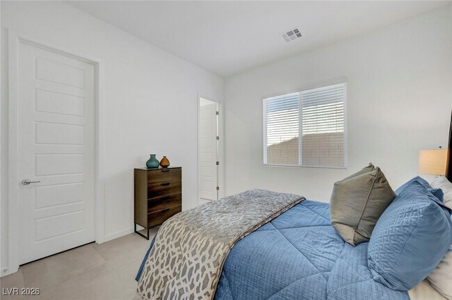 Building Photo - 10851 Mila Lndg Ave