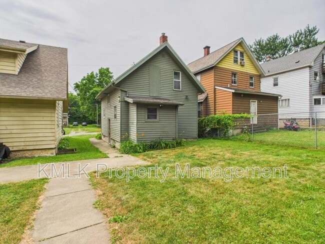 Building Photo - 529 Gage St