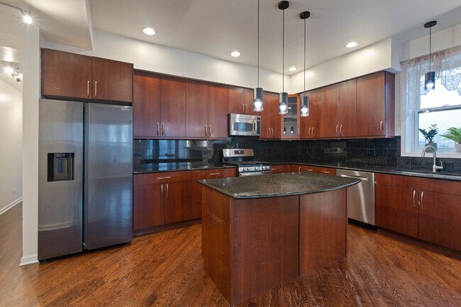 Building Photo - 4800 S St Lawrence Ave