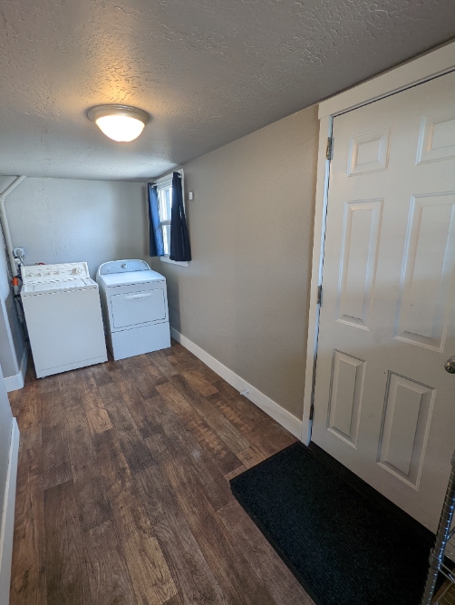 Building Photo - 2BR Fully Furnished Midtown Charmer