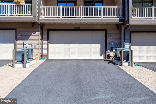 Building Photo - 43469 Grandmoore St