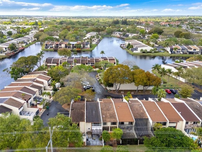 Building Photo - 7825 SW 103rd Pl