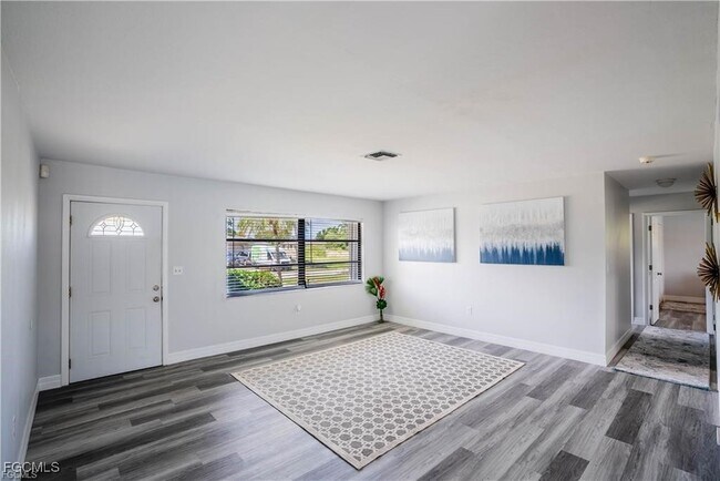 Building Photo - 1421 SE 29th Terrace