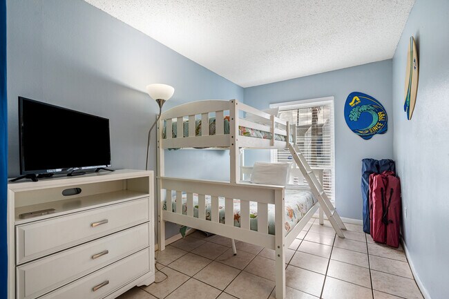 Building Photo - 230 Medallion Blvd