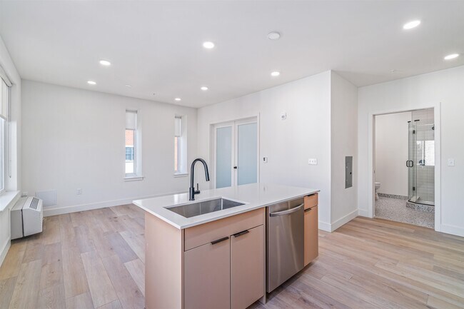 Building Photo - 293 Fairmount Ave