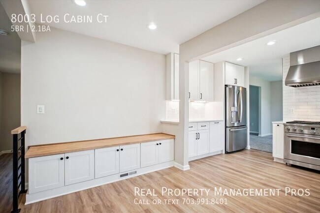 Building Photo - 8003 Log Cabin Ct