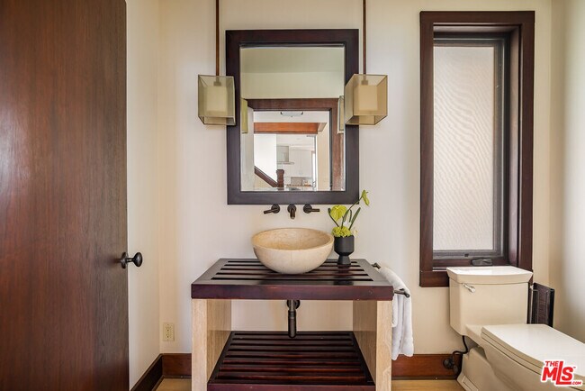 Building Photo - 620 Resolano Dr